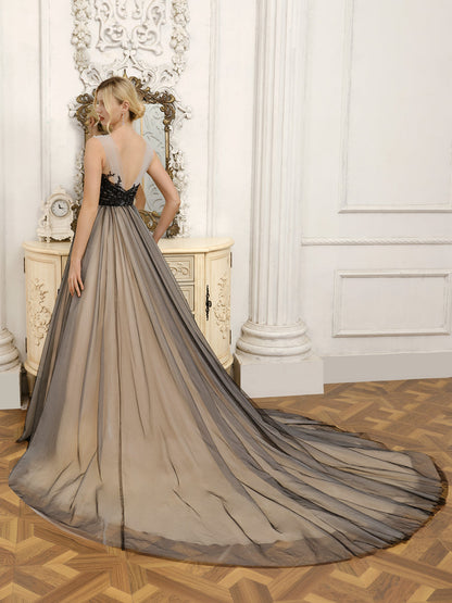 Tulle V-Neck Sleeveless Ball Gown Wedding Dresses with Beading